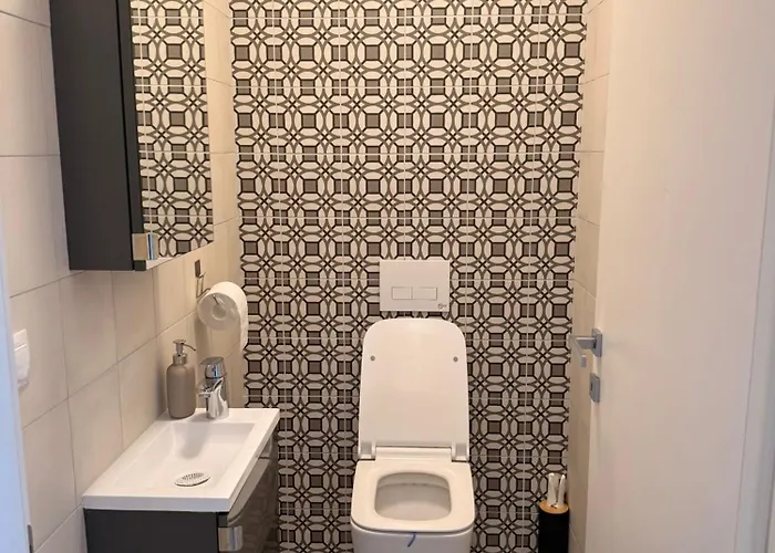 Onix Park Complex Elegant With Parking & Self Check In Apartman